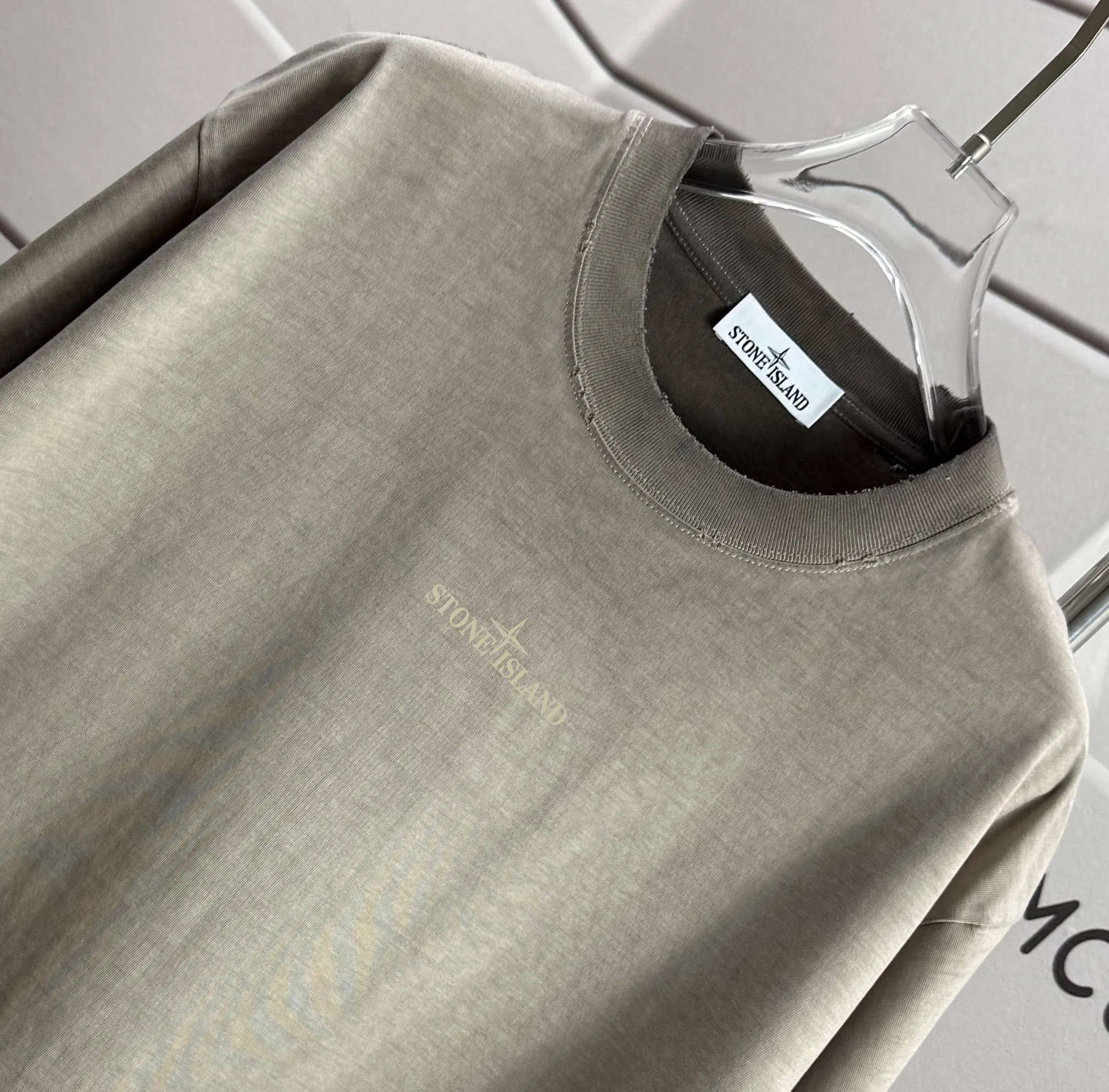 P160 Ston* islan* 石*岛 2025 autumn and winter new style Washed and worn 320g round neck short-sleeved tee Unisex loose version Color: Washed black Washed white Washed gray Brown Size: S M L XL XXL Size: S (90-130 pounds) M (120-150 pounds) L (140-165 pounds) (160-180 catties) XXL (180-210 catties)